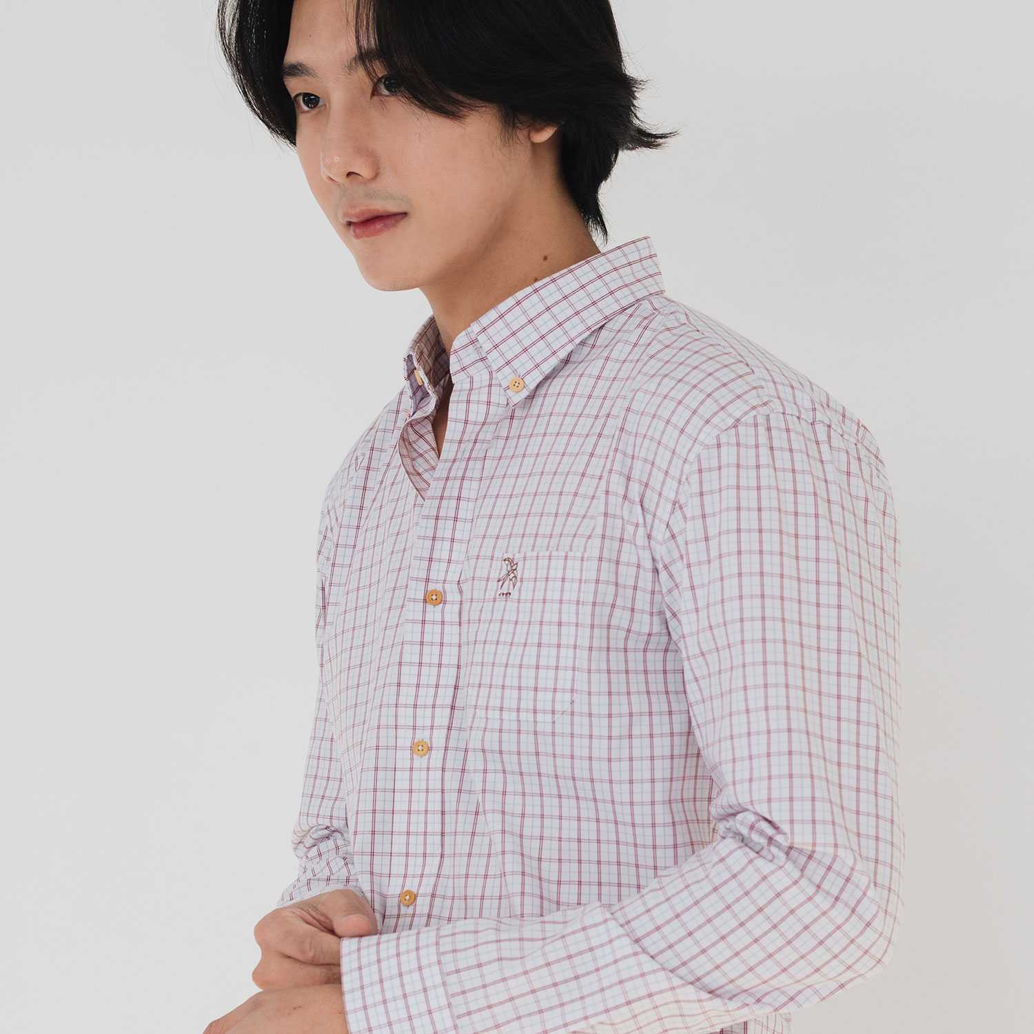 Original เสื้อเชิ้ตชาย ปกกระดุม ทรงสลิม ลายตารางแดง origami swallow (ไซส์ XL หมด)