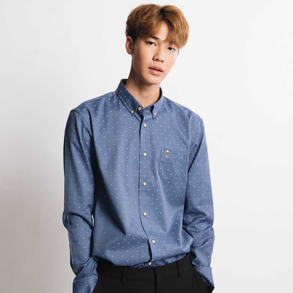Original เสื้อเชิ้ตชาย ปกกระดุม ทรงสลิม สีน้ำเงินลายจุด origami pine tree (เหลือไซส์ S)