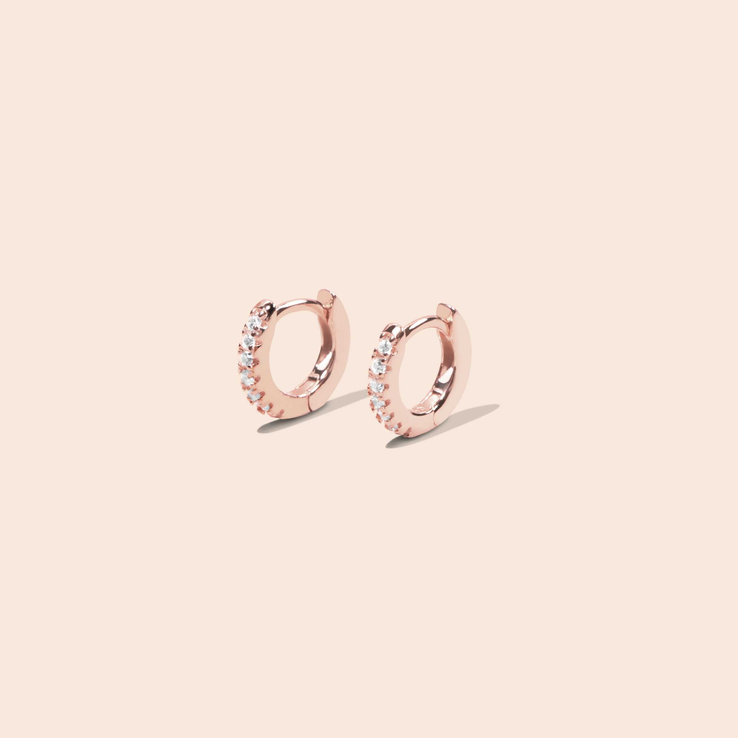 GEMMAPIECE ต่างหูห่วง 7mm Diamond Huggies Stud Earring