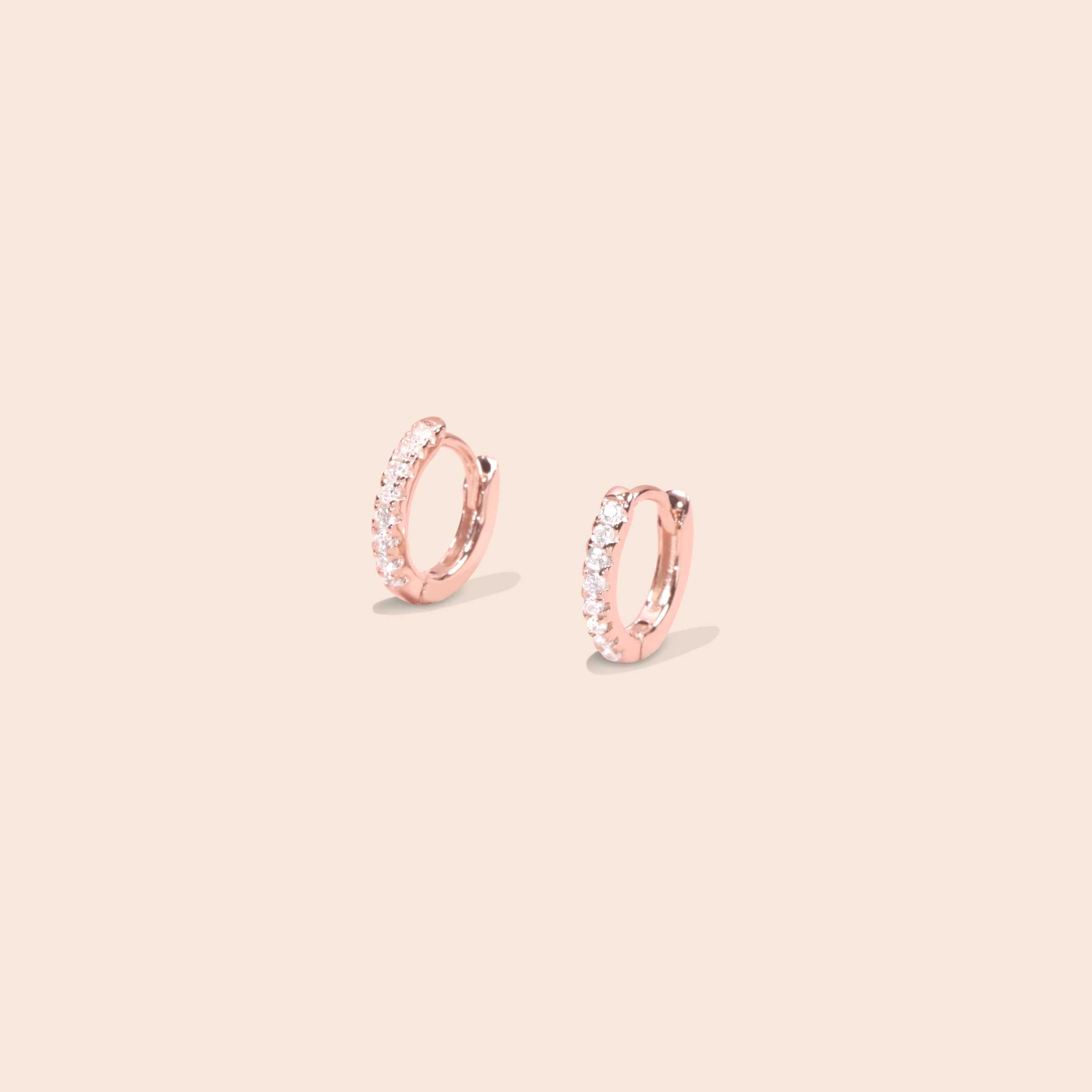 GEMMAPIECE ต่างหูห่วง 9mm Diamond Huggies Earring