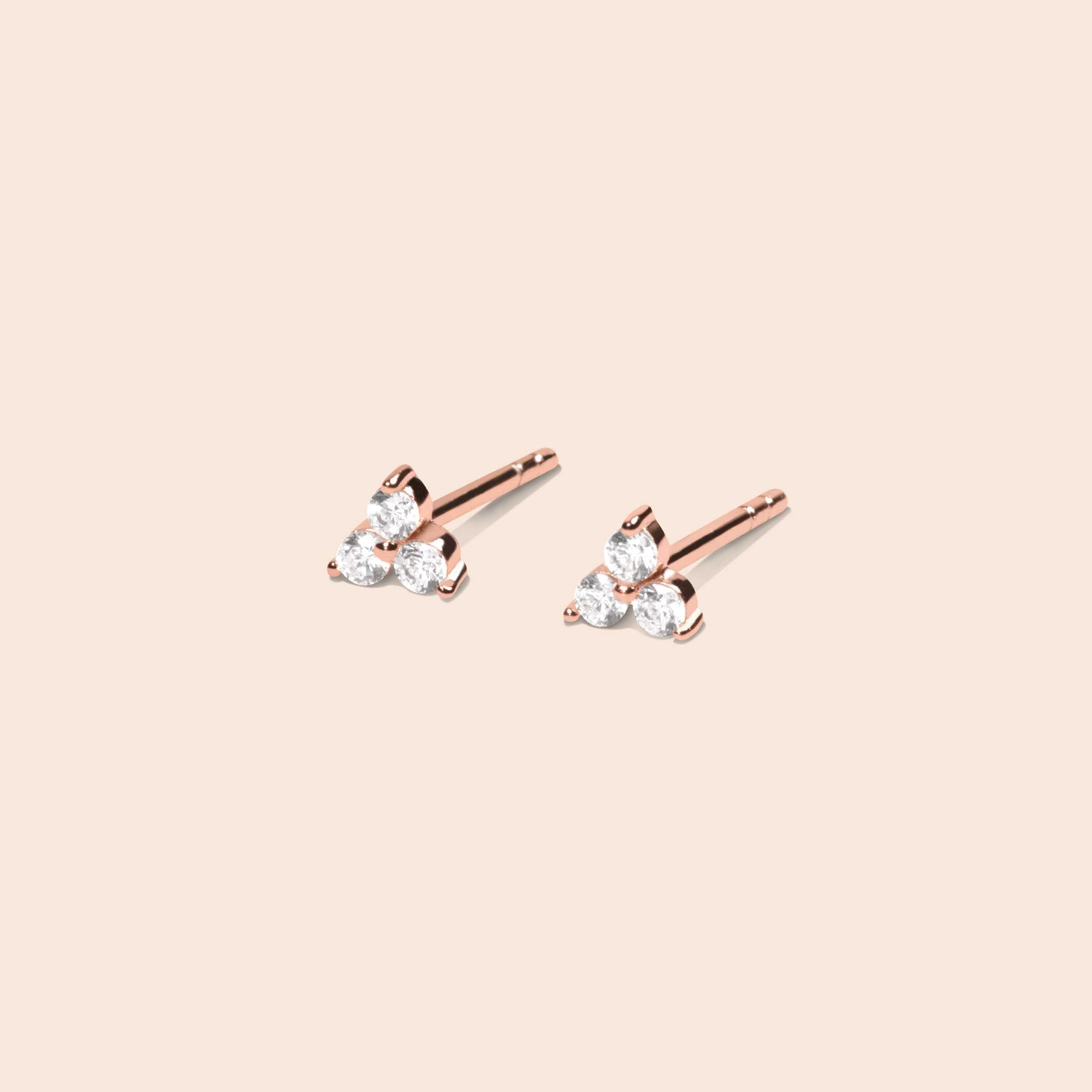 GEMMAPIECE ต่างหูแป้น 3 Dots Earring Stud