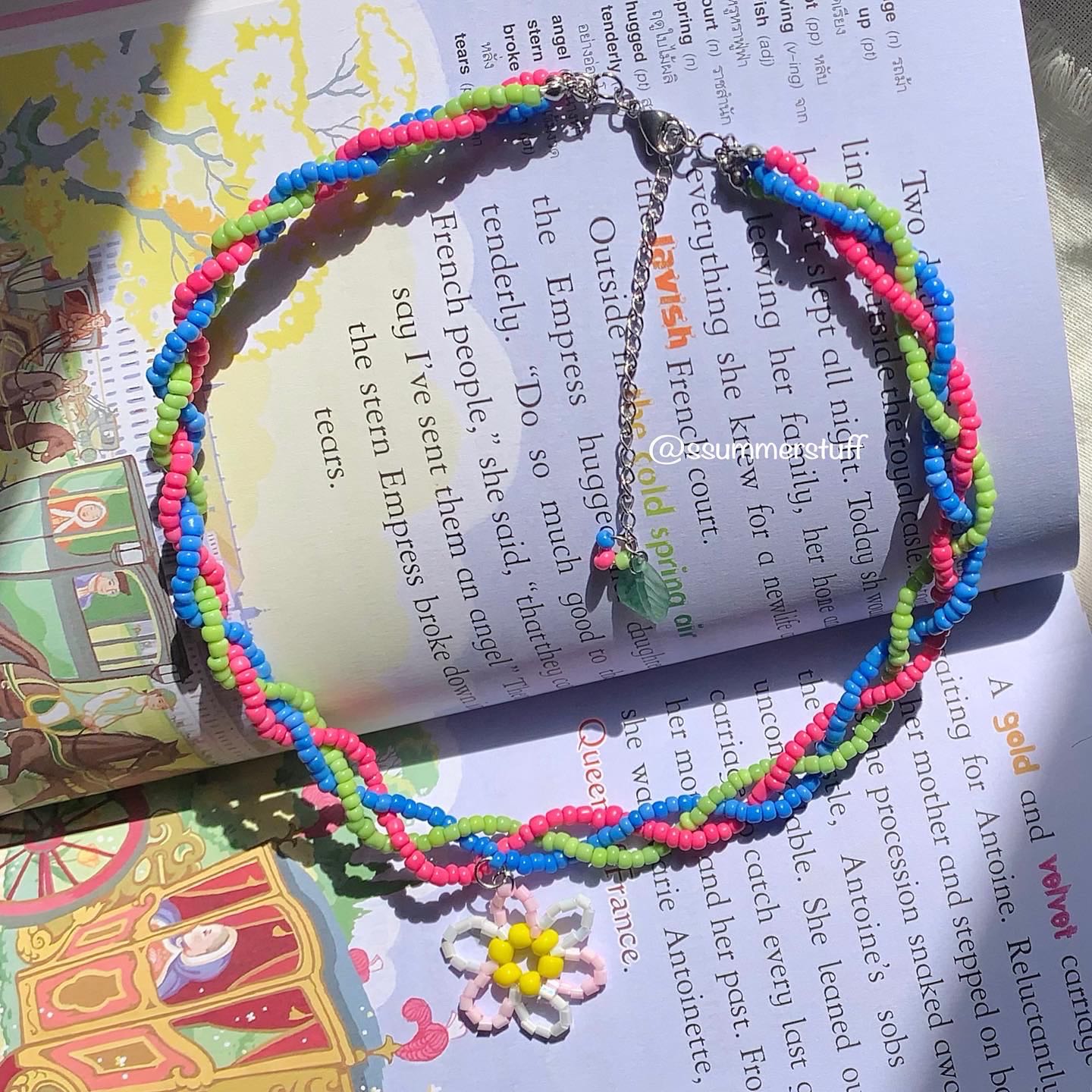 Glamour pictail with handmade flora beaded necklace🦋💘🧤✨