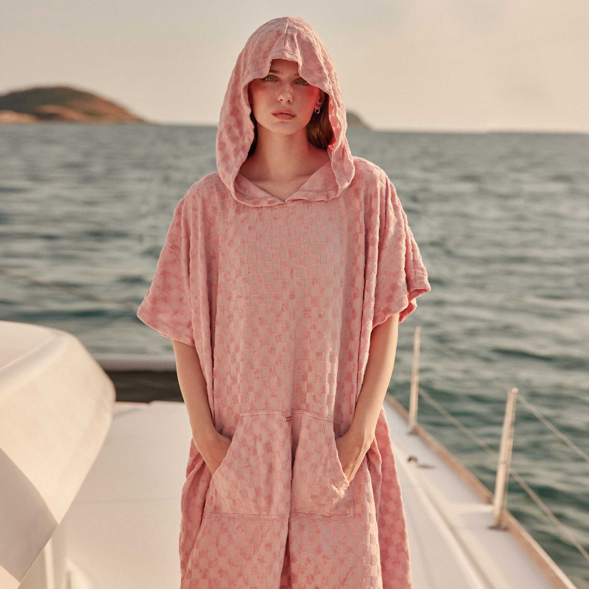 [Coralist Swimwear] เสื้อคลุมผ้าขนหนู รุ่น 'Kaia' สี Quartz Pink (CRBW131)