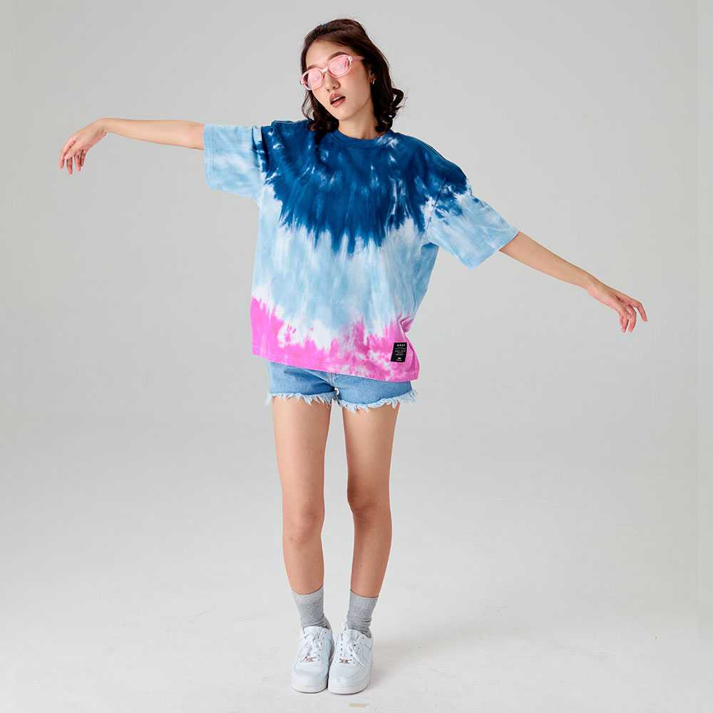 DBGS เสื้อยืดคอกลม ทรง Oversize มัดย้อมไล่เฉดสีอ่อน Size M