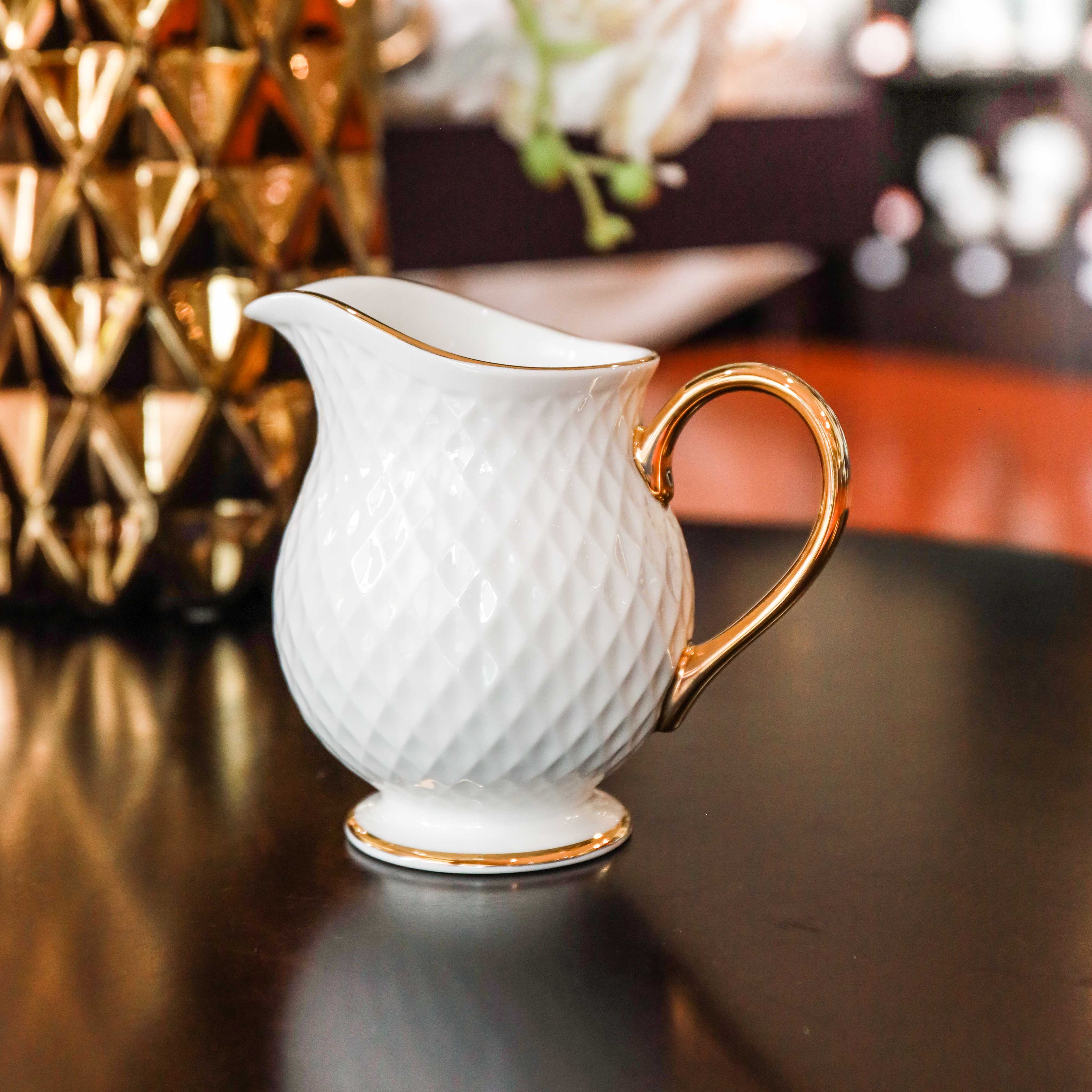 โถนม 190 ซีซี E’clat Gold