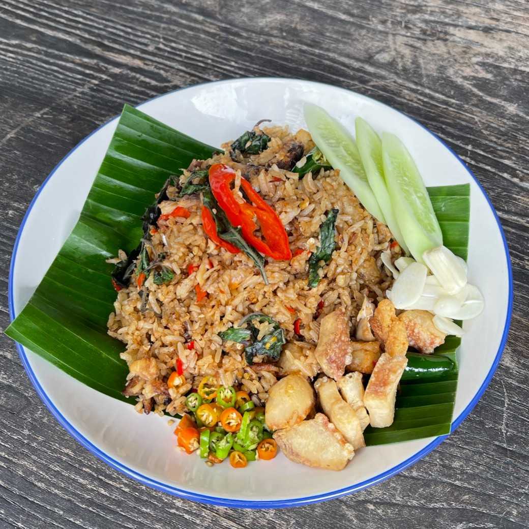 ข้าวแมวคลุกกะเพรารสจัด