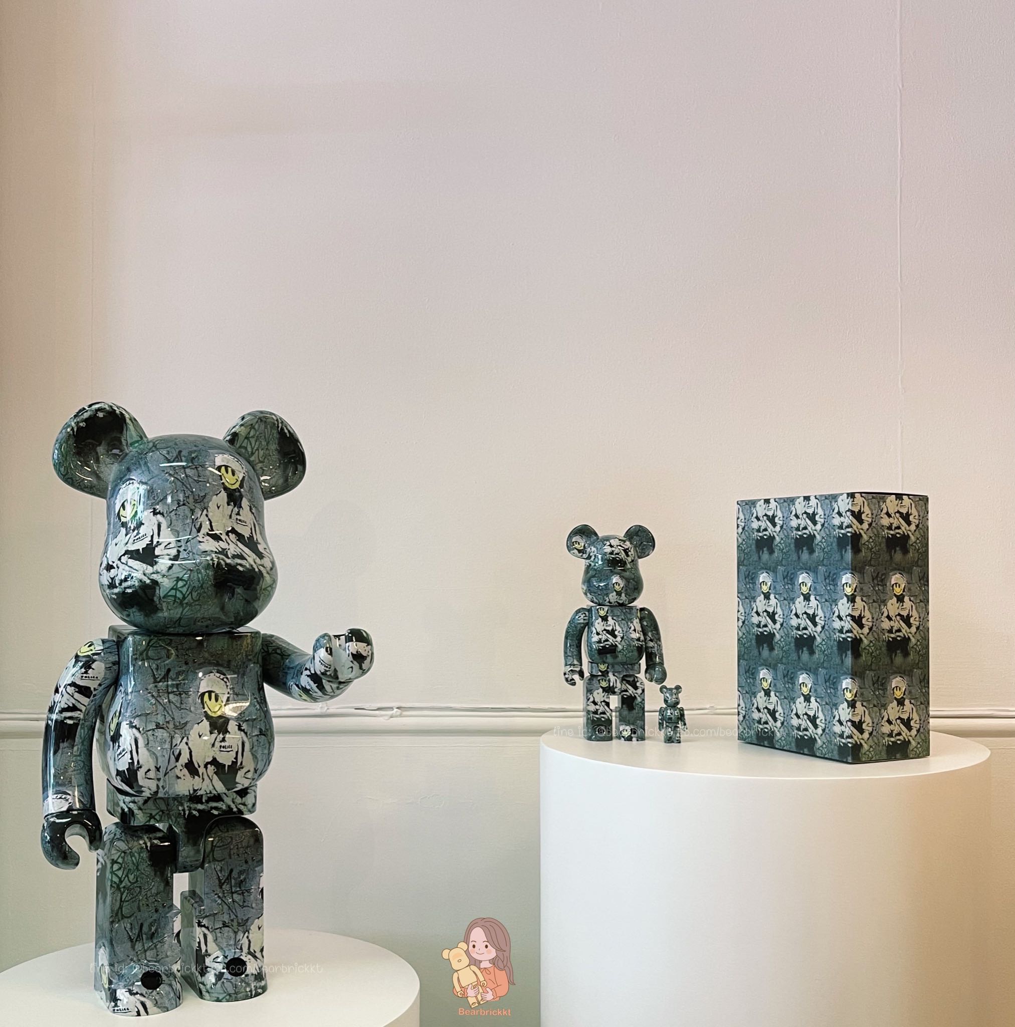 🚗พร้อมส่ง🚗 Bearbrick Banksy Riot 100%+400% , 1000%