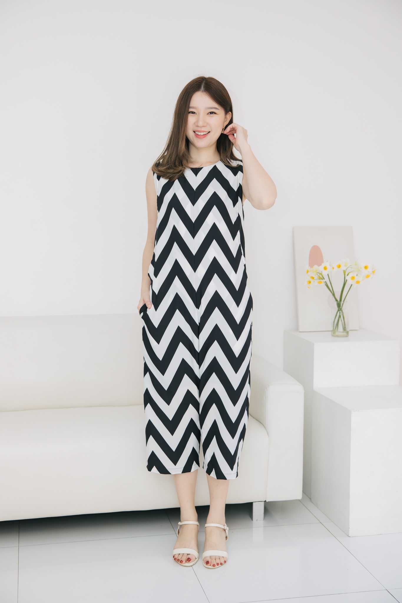 จัมสูทให้นม Zigzag long jumpsuit