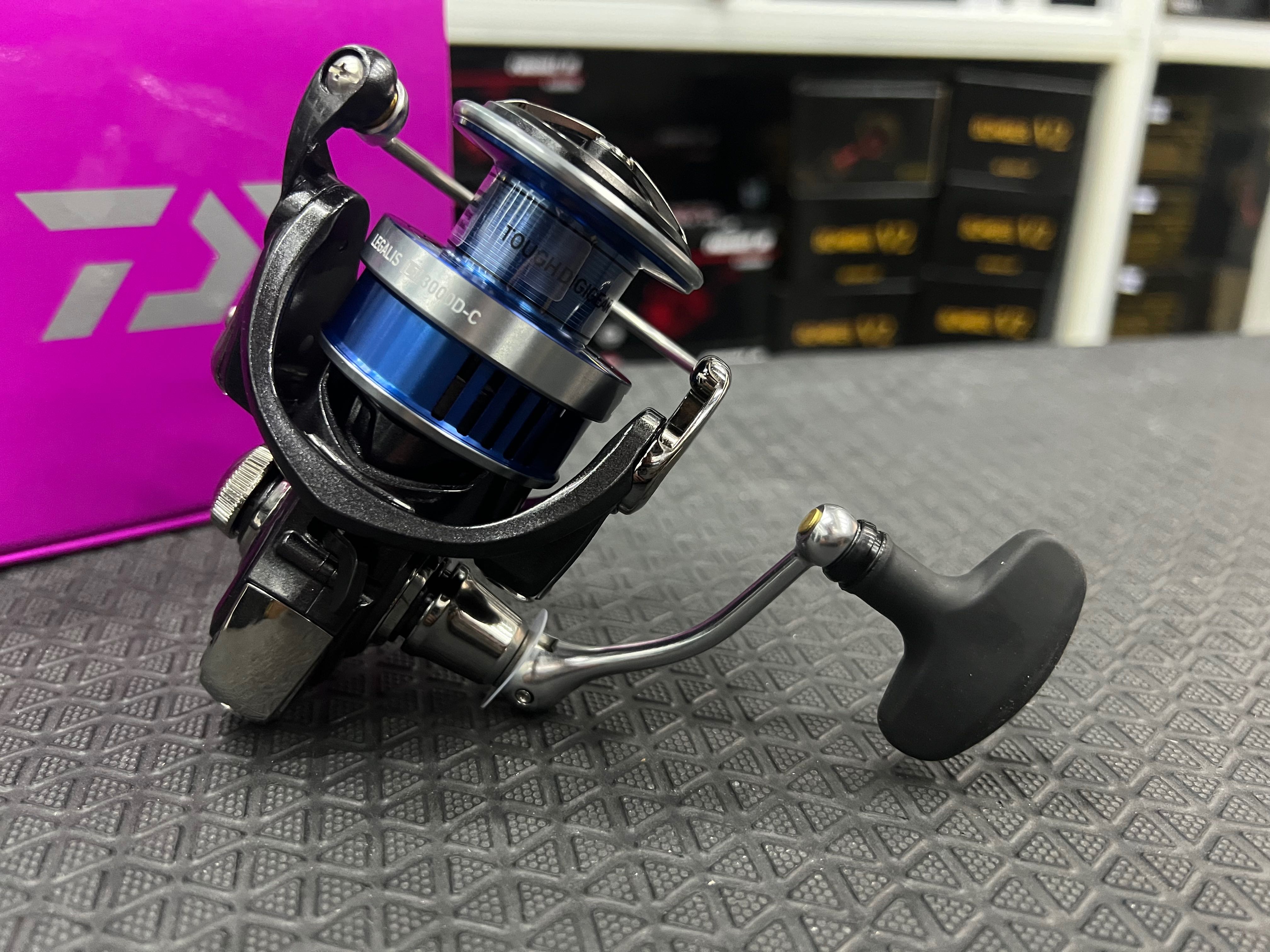 รอกตกปลา Daiwa Legalis LT