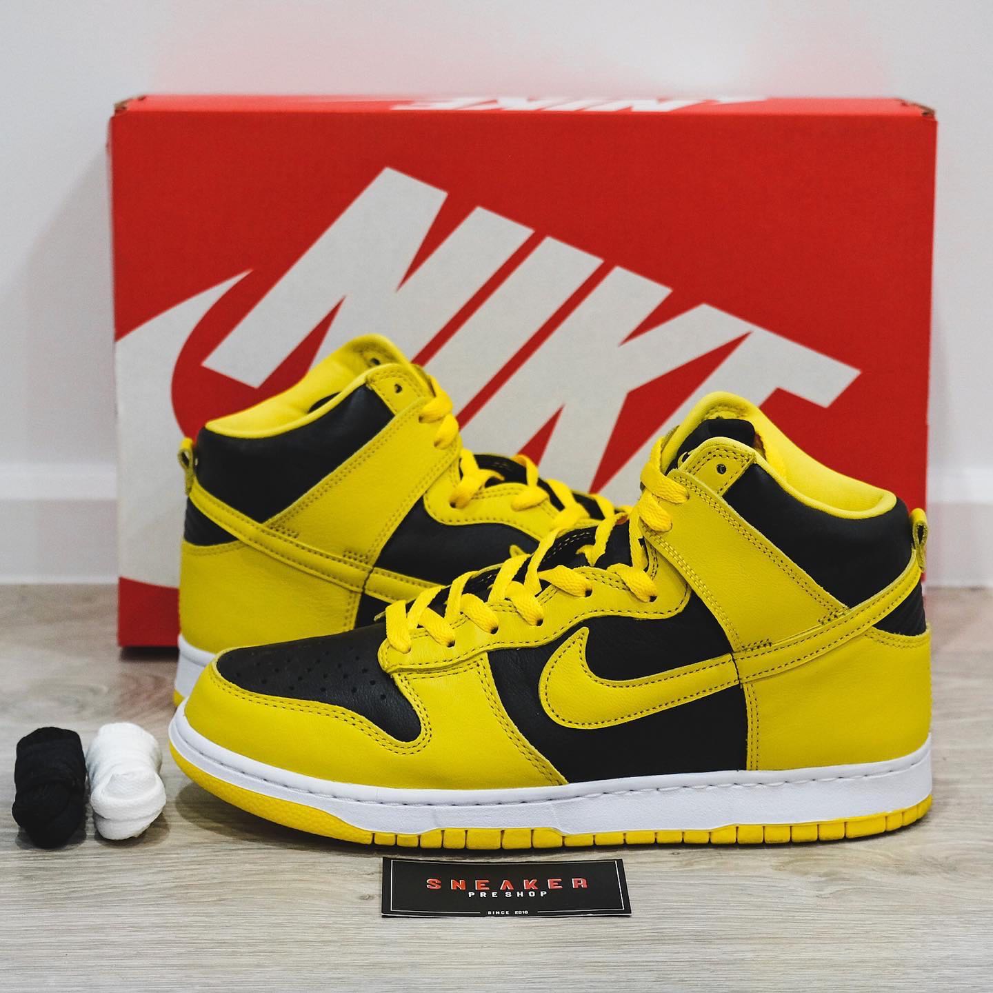 Nike Dunk High SP Varsity Maize