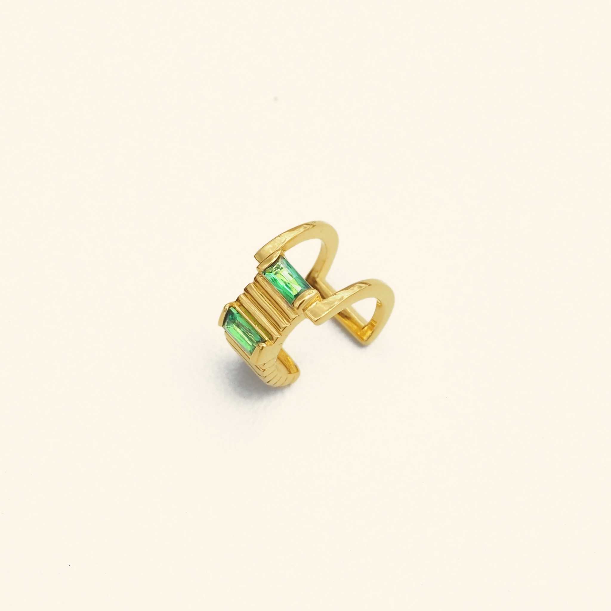 ต่างหูหนีบคริสตัล ออ๊สซี่ เขียวเหนี่ยวทรัพย์ (Ozzy Earcuff)