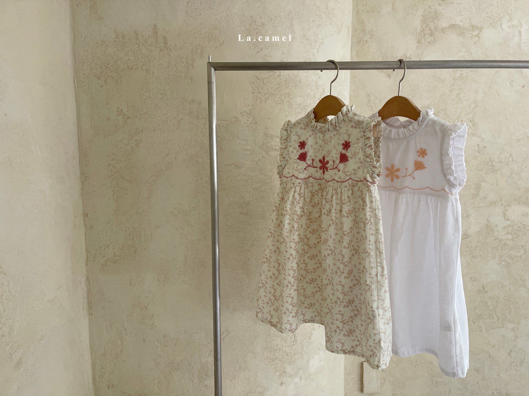 Daisy embroidery Dress