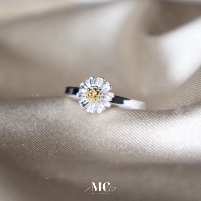 แหวนเงินเเท้ 92.5% รุ่น Daisy Ring 🌼 I  ✅ไม่ลอก ไม่แพ้ ✨แถมฟรีกล่องจิวเวลรี่แบรนด์และผ้าเช็ด✨