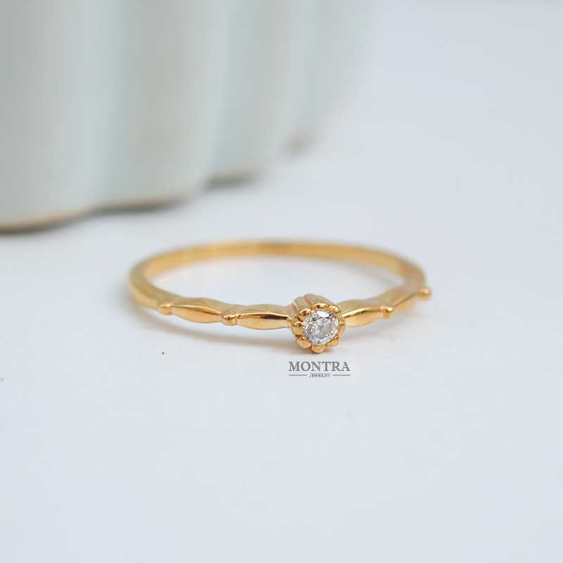 [Pre-Order] แหวนพลอยแท้ แหวนพลอยเสริมดวง แหวนมินิมอล แหวนเงินแท้ S925 ฝังพลอยแท้ by Montra Jewelry