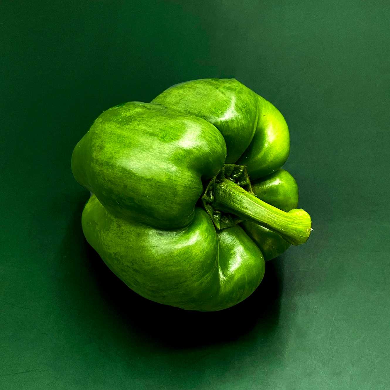 พริกหวานยักษ์สีเขียว  Green Bell Pepper /Pc.