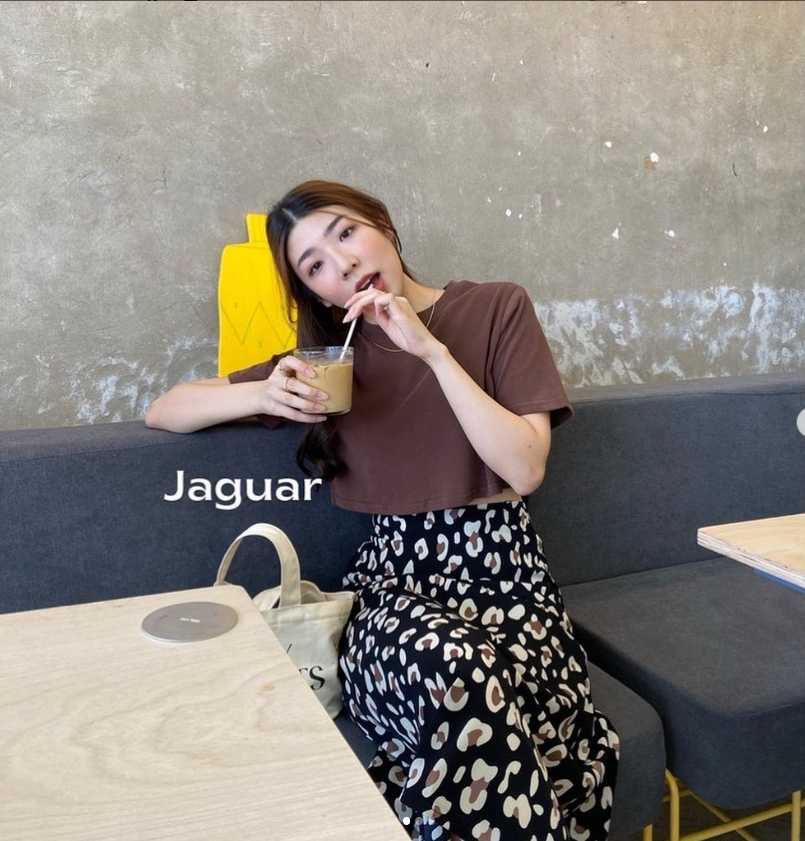 Stylist skirt ลาย jaguar