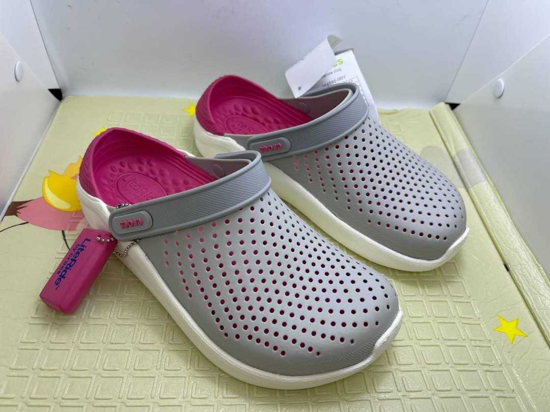CROCS ผู้หญิง 37-40