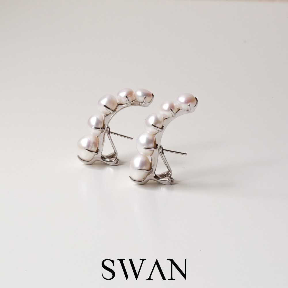 Mera Pearl Clip Earring