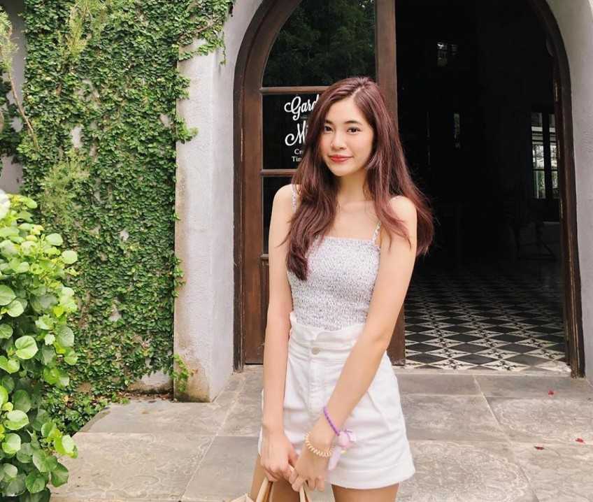 เสื้อสายเดี่ยวลายดอกไม้ brandy marville