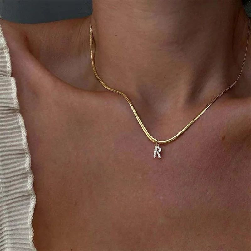 Leen alphabet necklace