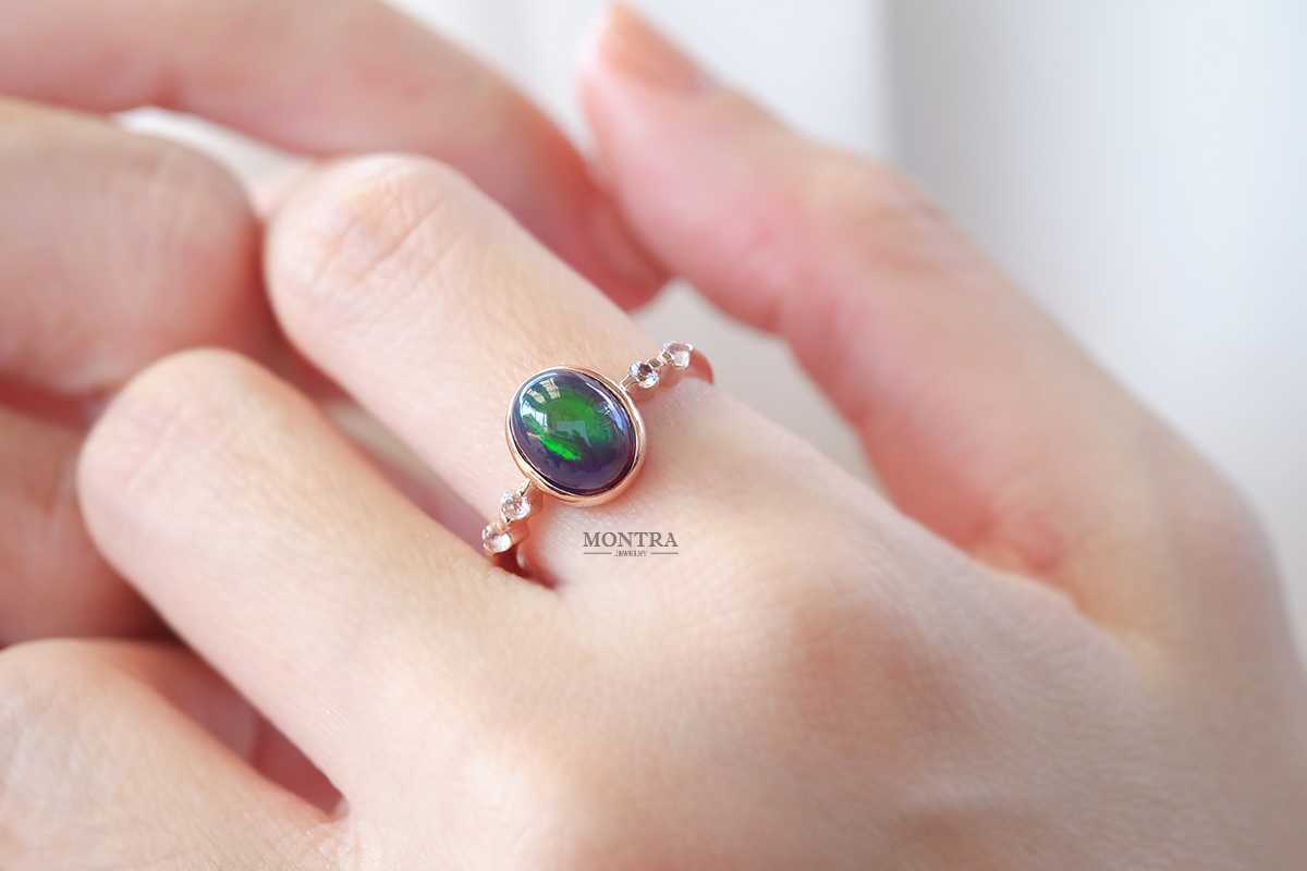 [Pre-Order] แหวนโอปอลดำ แหวนพลอยเสริมดวง แหวนเงินแท้ 925 ฝังพลอยแท้ by Montra Jewelry