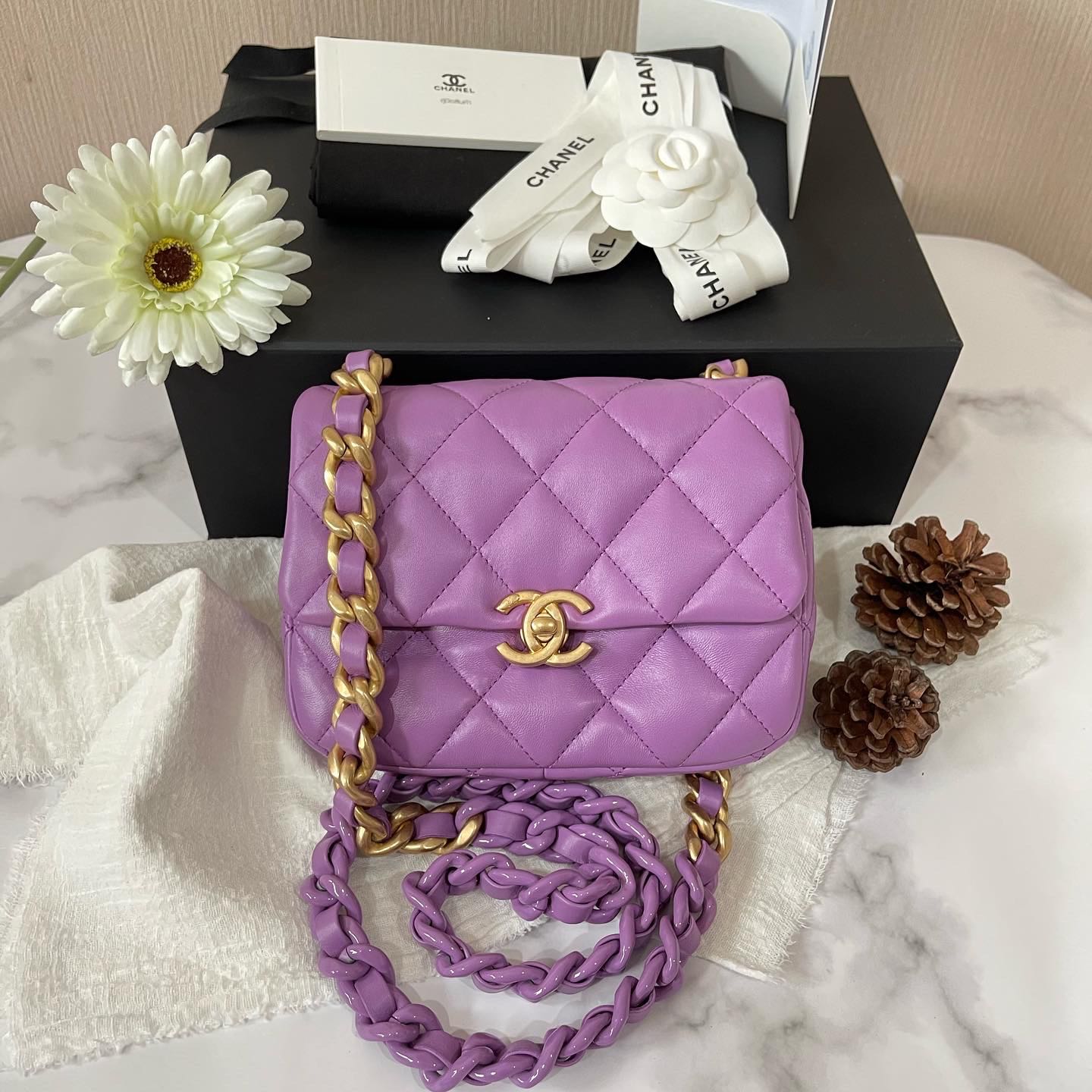 กระเป๋า Like new condition 98 Chanel 22s flapbag size8 fullset recTH