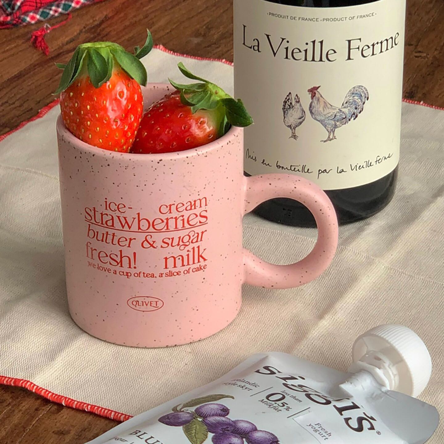 strawberry crunchy mug