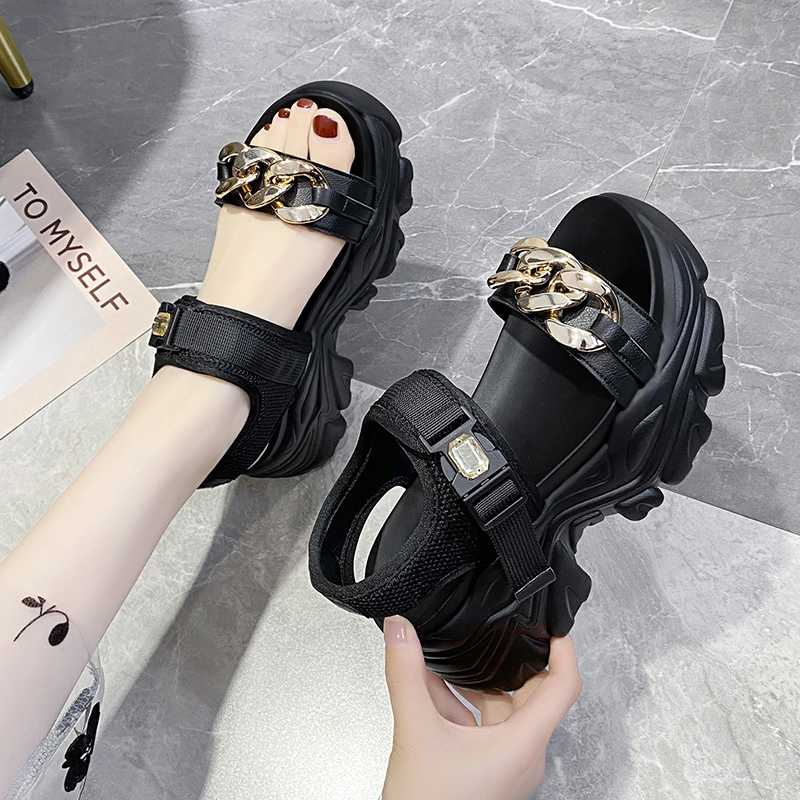 Molly Chin รองเท้าเสริมส้น(Pre-order)