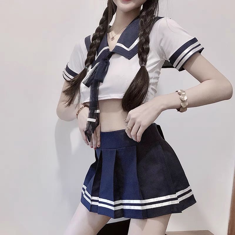 ชุดนักเรียน  d1