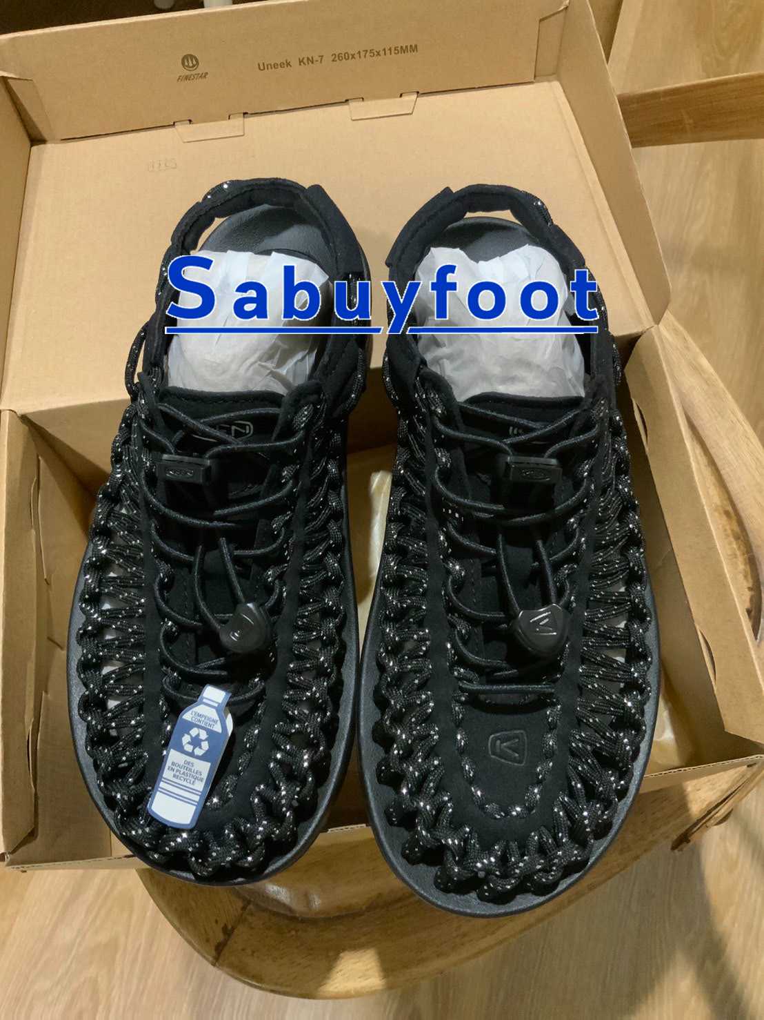 พร้อมส่ง Keen Women's Uneek Black/Silver