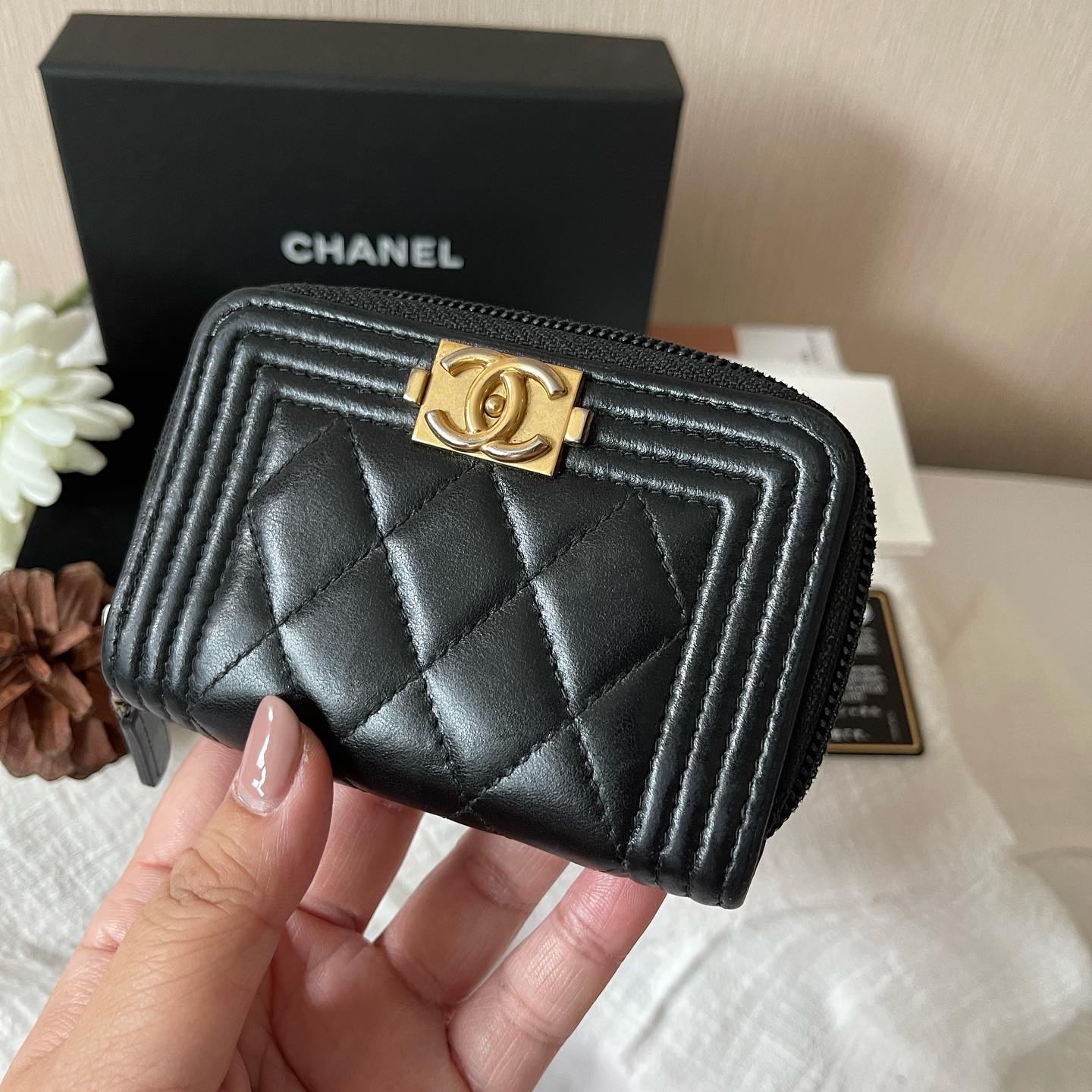 กระเป๋าการ์ด Used CC Boy zippy cardholder GHW lamb skin 