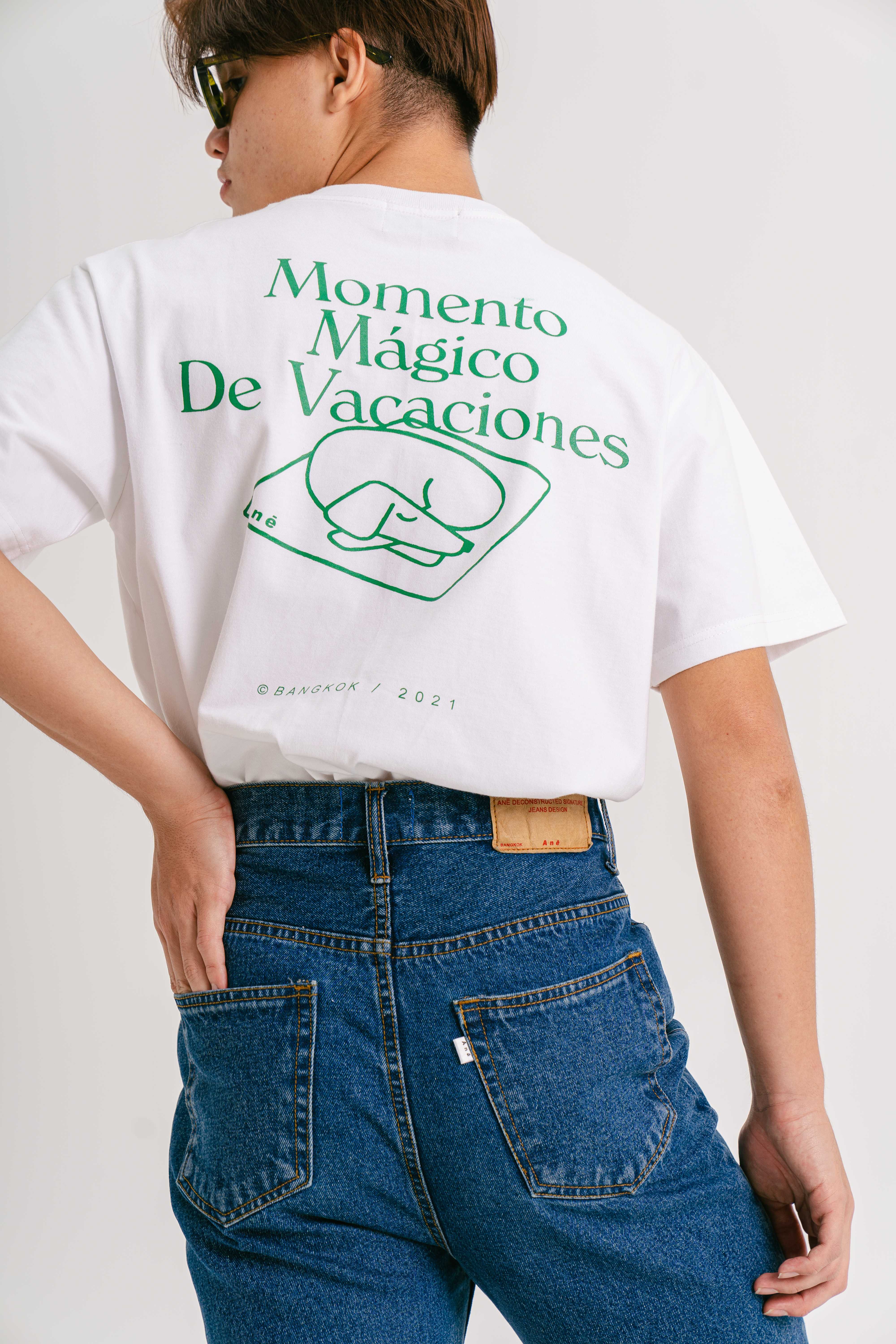 Anē momento tee ,green print on white เสื้อยืด unisex สีขาว ane.wear