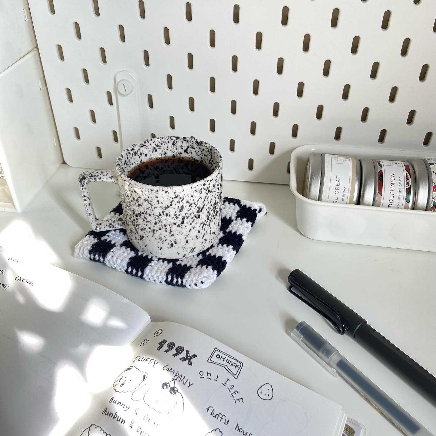 checkerboard coaster : black&white