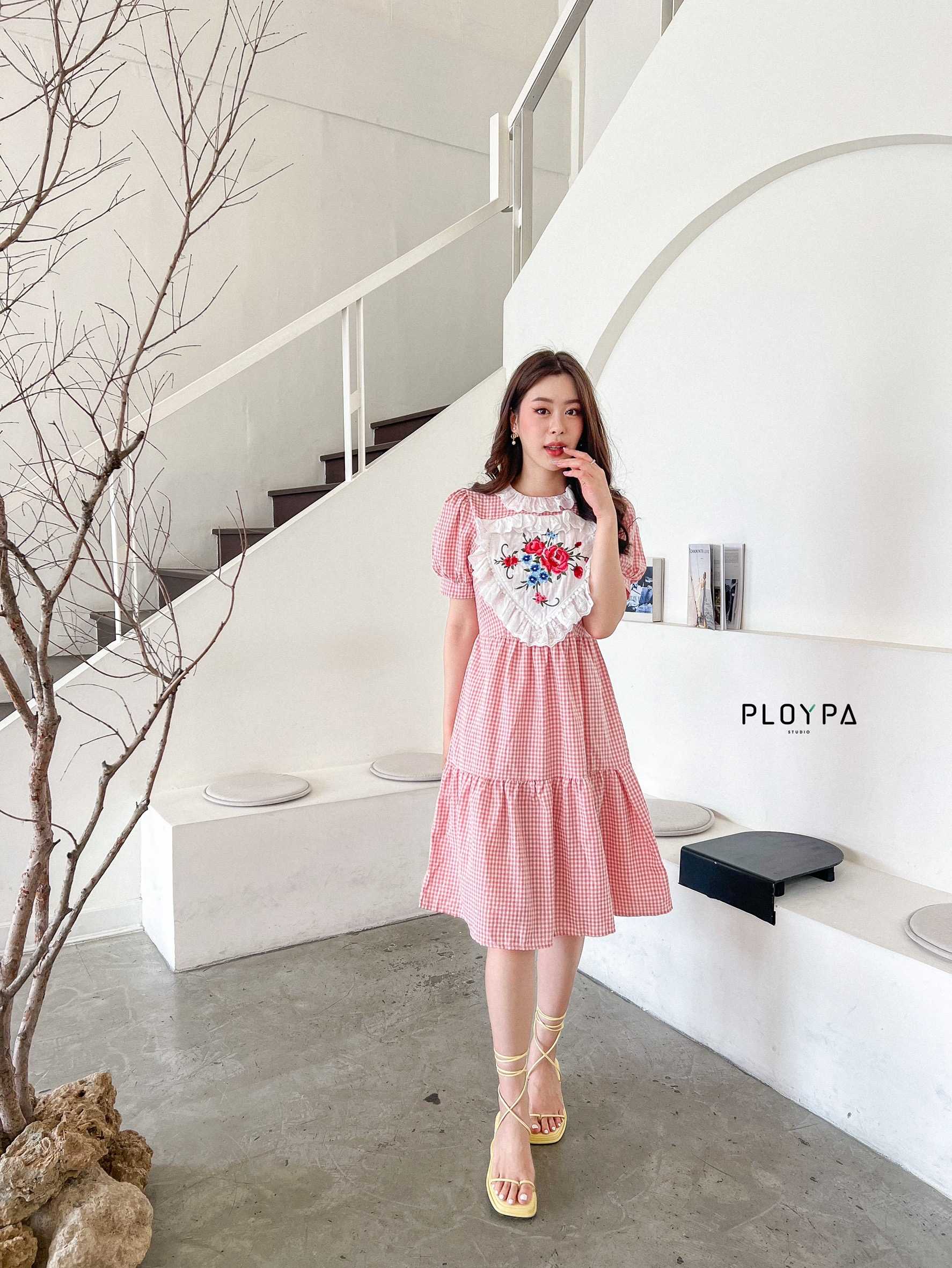 Less Is More Dress ชมพู