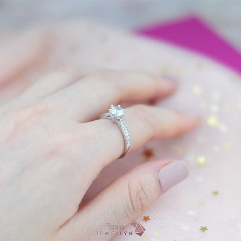 Tesia Ring