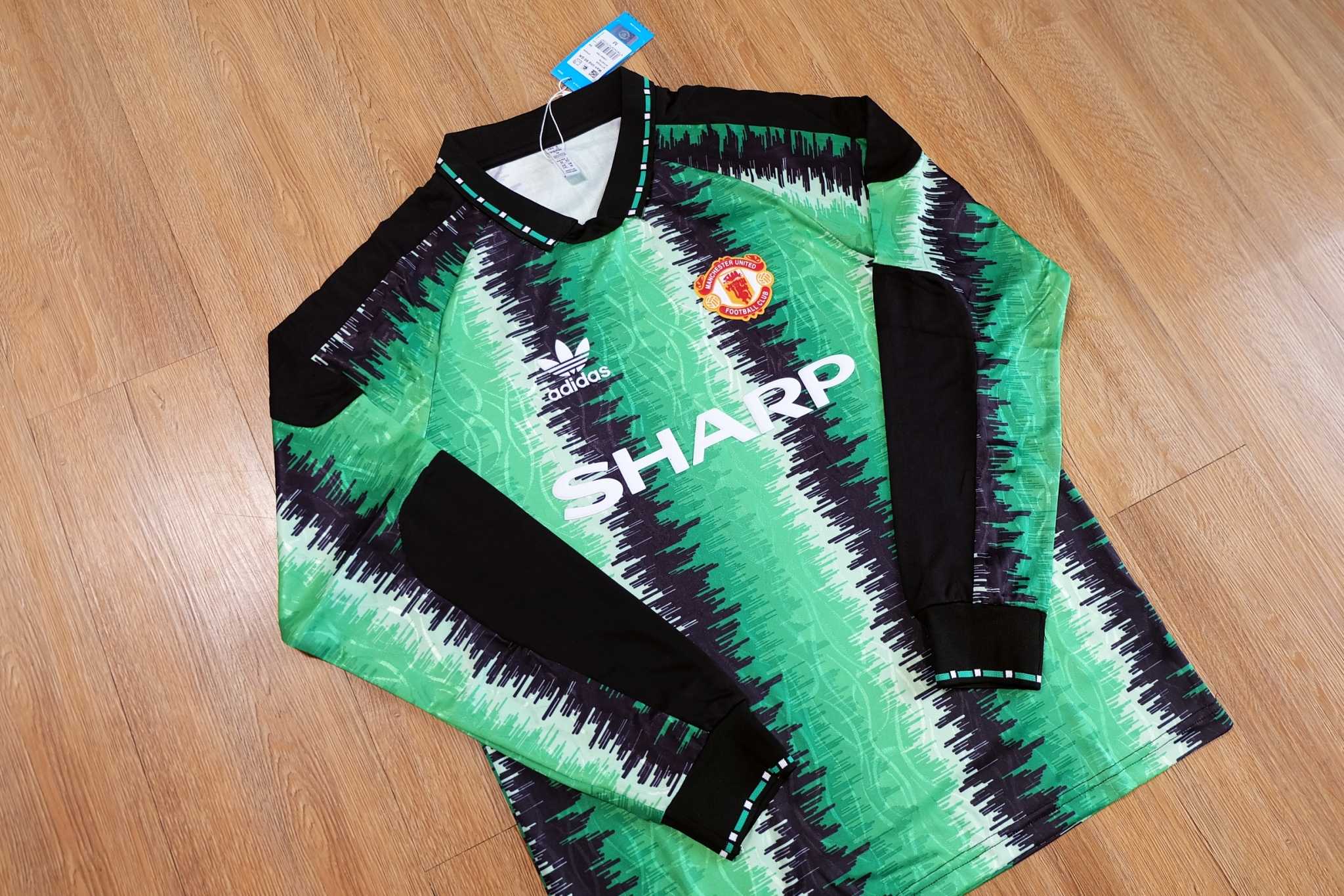 Manchester United 1990 Goalkeeper  เสื้อบอลย้อนยุค เสื้อแมนยูย้อนยุคแขนยาว SHARP