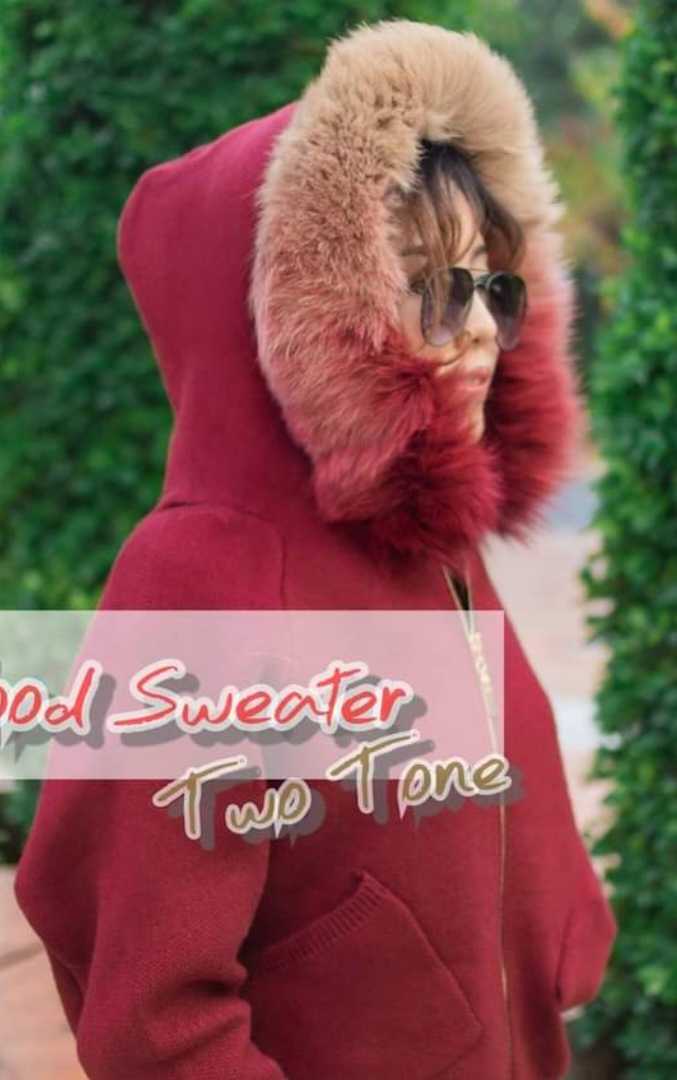 เสื้อกันหนาวขนเฟอร์ Foxy Fur Hood Sweater