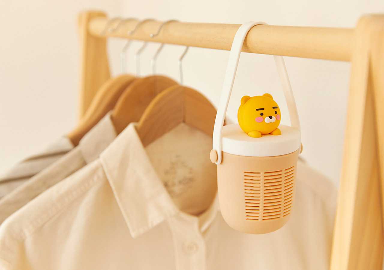 ( พร้อมส่ง ) Kakaofriends Hanging Dehumidifier Ryan ที่ดูดความชื้นในตู้เสื้อผ้า