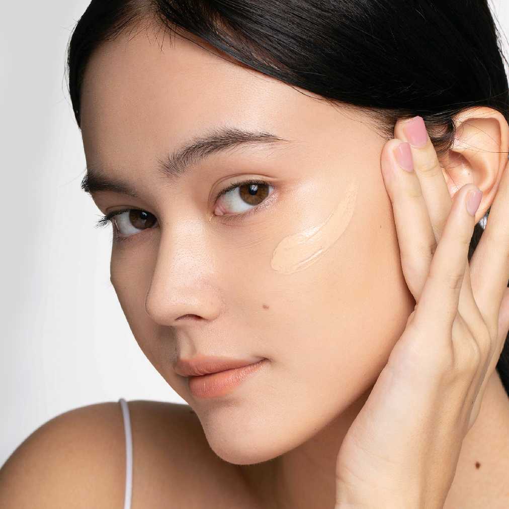 Issy & Co. Active Skin Tint SPF 35 in Bisque FN1 สกิลทินท์สีบิสค์