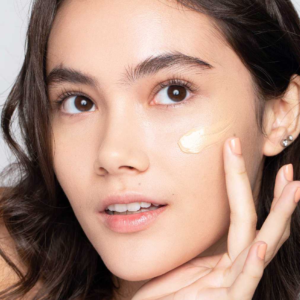 Issy & Co. Active Skin Tint SPF 35 in Fawn MO2 สกิลทินท์สีฟอน