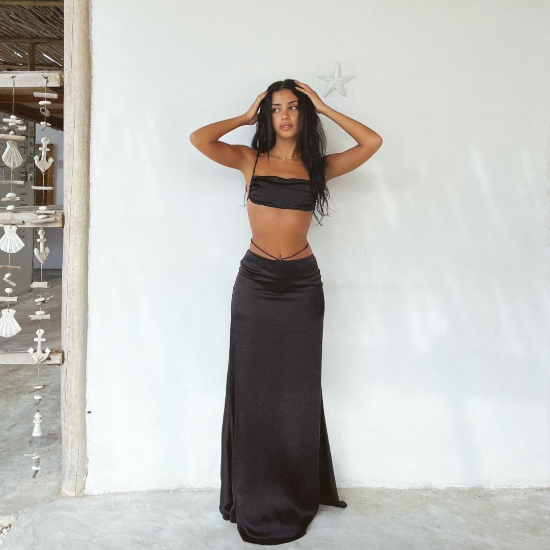 Theresa Silky Skirt : Black