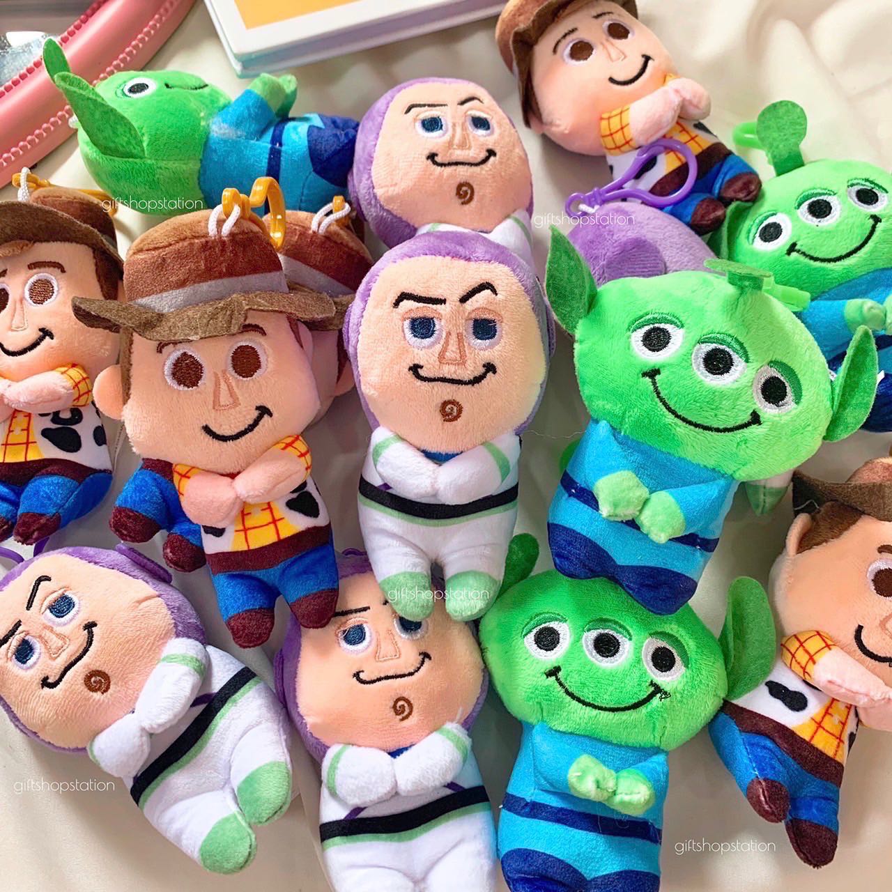 พวงกุญแจ toy story🧤