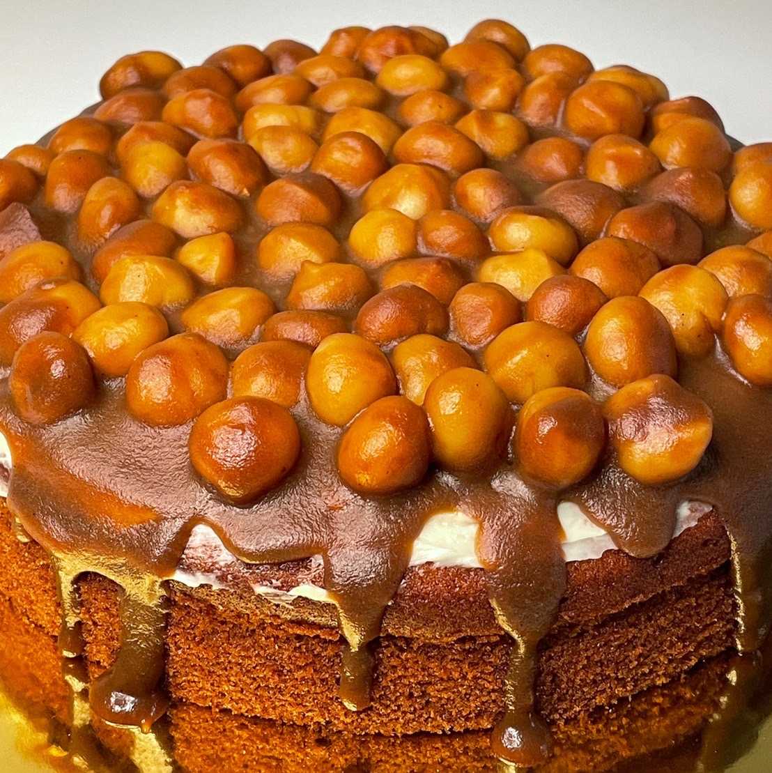 Macadamia Caramel Buttercake (2 Pounds)