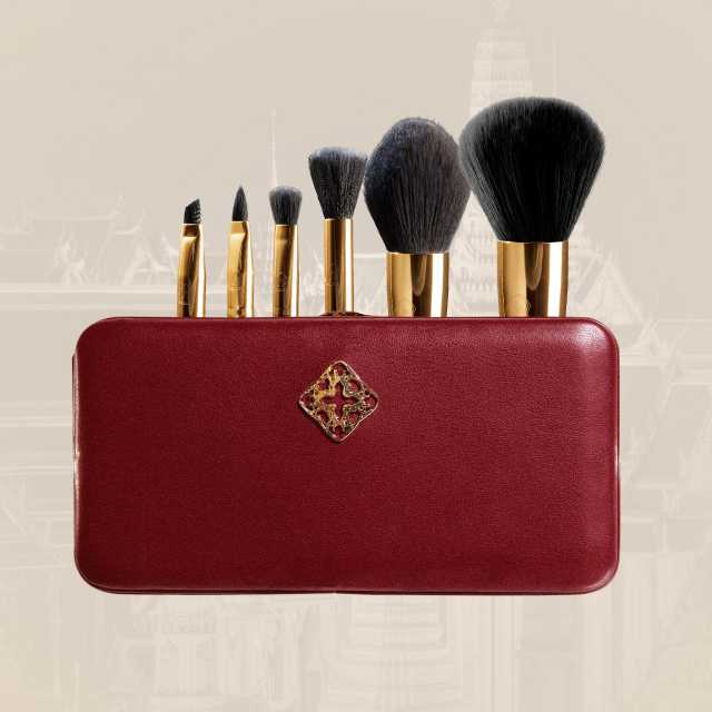 CHAT Beauty Brushury Clutch set 6 (บิวตี้ บรัชชี่คลัช ชุดแปรงพรีเมียมฉัตร 6 ชิ้น)