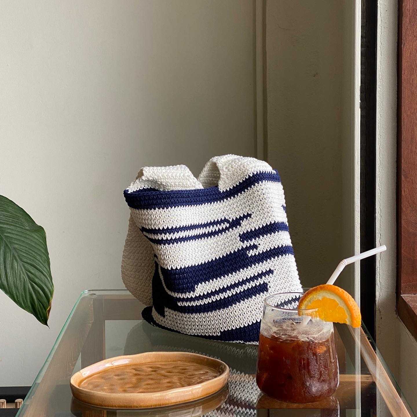 clairo crochet bag