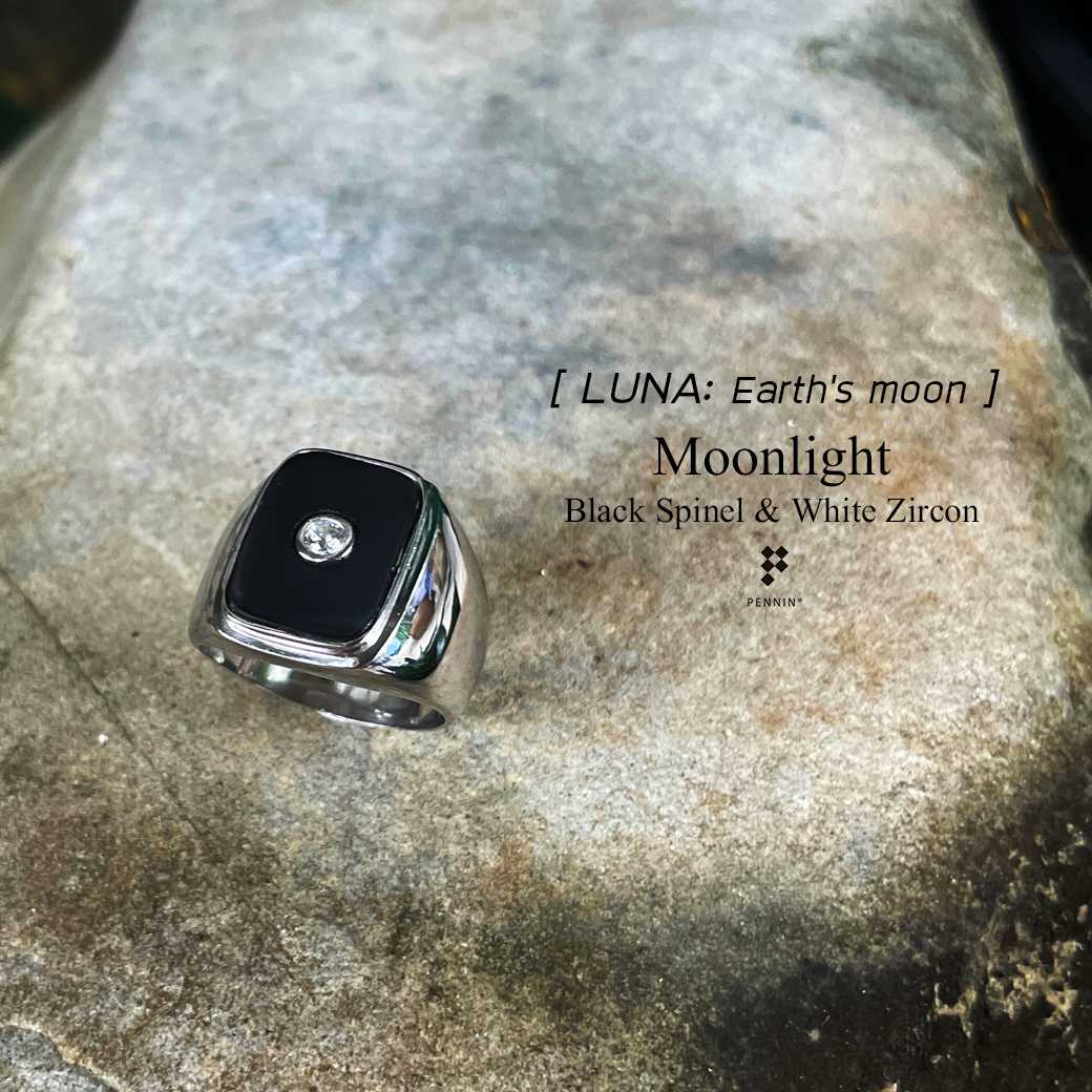 Moonlight: LUNA แหวนนิล Black Spinel ฝังเพทายกลาง เงินแท้ 925 ชุบทองคำขาว