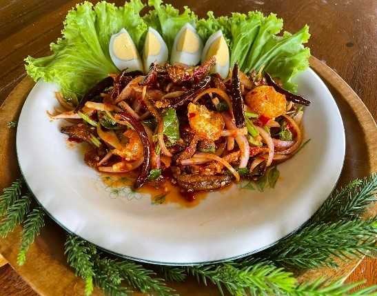 ยำสามกรอบ