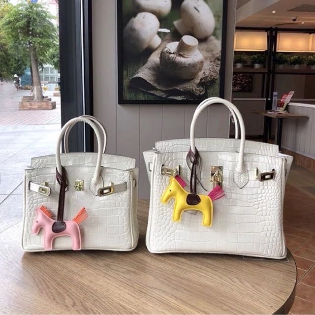 (Pre-order)หนังแท้100% กระเป๋าถือ BK25-BK30 สี Beton อะไหล่ทอง