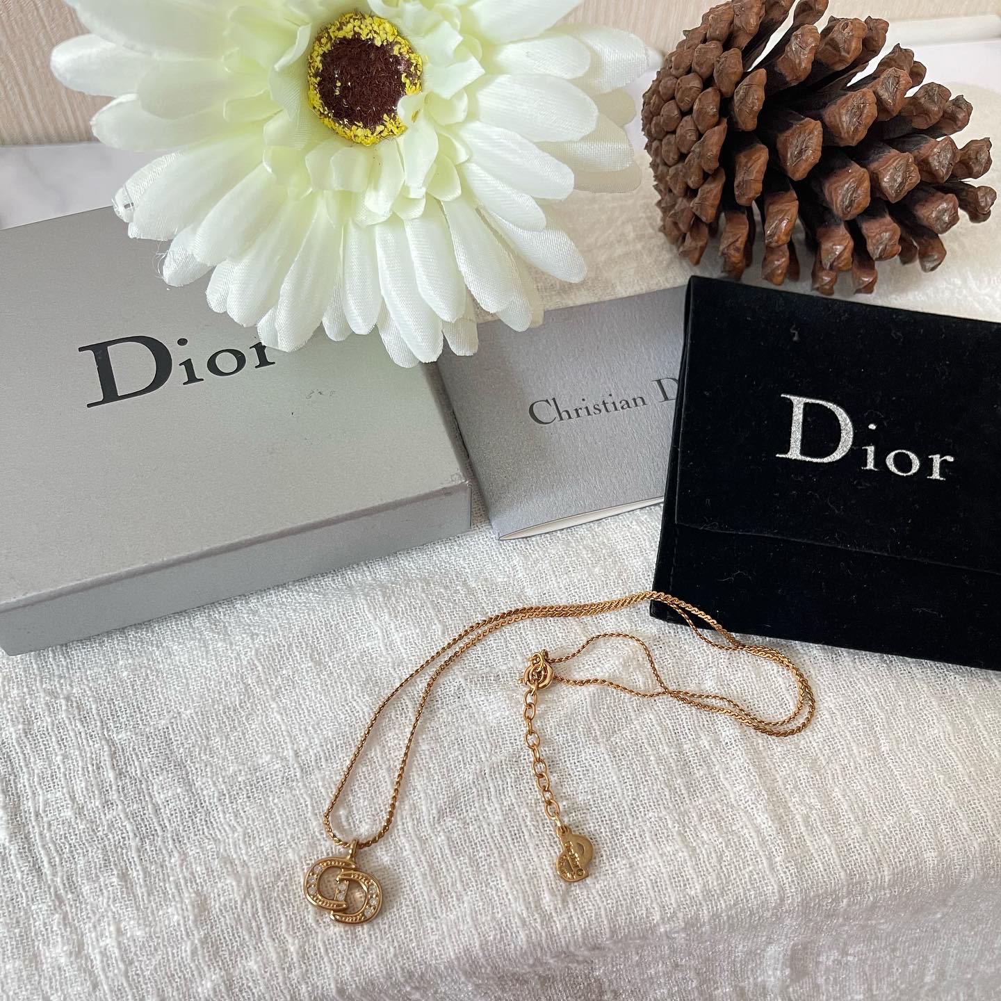 สร้อยคอ Dior CD vintage crystal necklace GHW