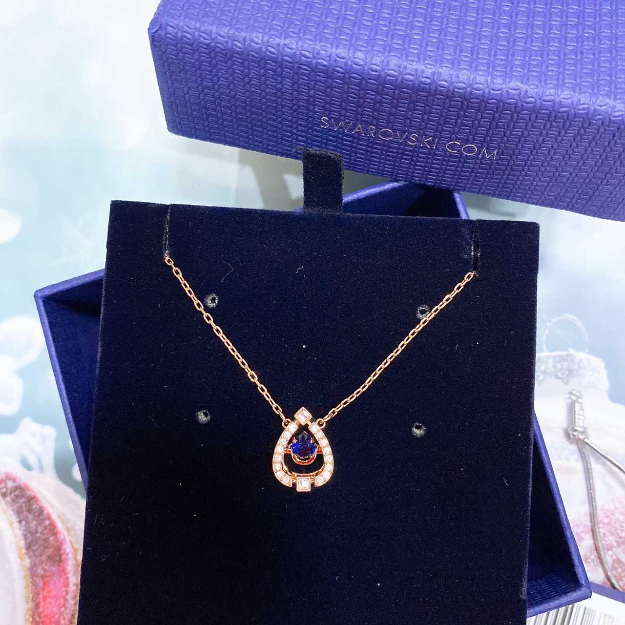 สร้อยคอ SWAROVSKI Sparkling Dance Pear Necklace Blue, Rose-gold tone plated 5465281